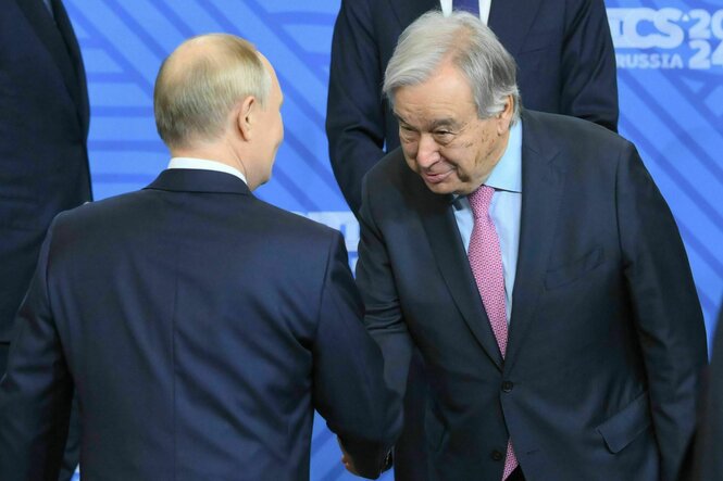 Guterres verbeugt sich mit Handschlag vor Putin