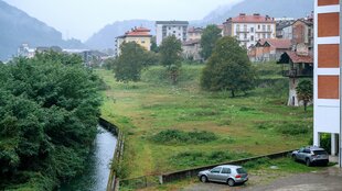 Ansicht einer Dorfes in einem italienischen Alpental