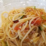 il Ktutti - 野菜や昆布、あさりや白身魚など、ブロード（出汁）の旨味が効いた優しい味わい