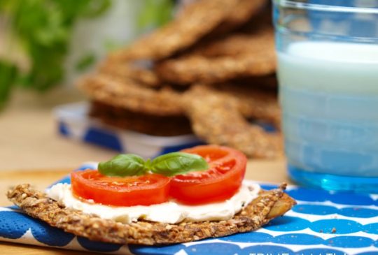 Image: Hjemmelaget knekkebrød med rug og gresskarkjerner