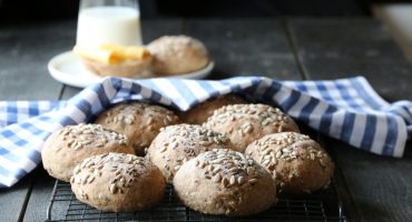 Image: GROVE FROKOSTRUNDSTYKKER MED SOLSIKKEFRØ