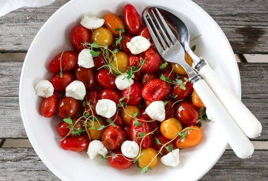 Image: LUN TOMATSALAT MED MOZZARELLA