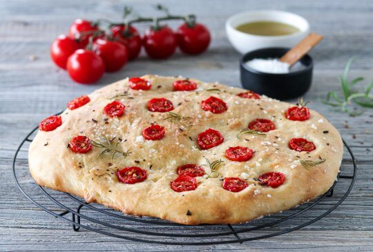 Image: FOCACCIA GENOVESE MED CHERRYTOMATER