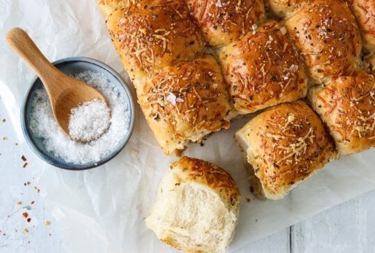 Image: BRYTEBRØD MED OREGANO OG PARMESAN