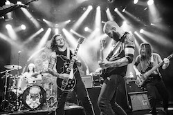 Skupina Baroness v Commodore Ballroom vo Vancouveri v roku 2016