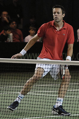 Nestor tijdens een wedstrijd voor de Davis Cup in 2009