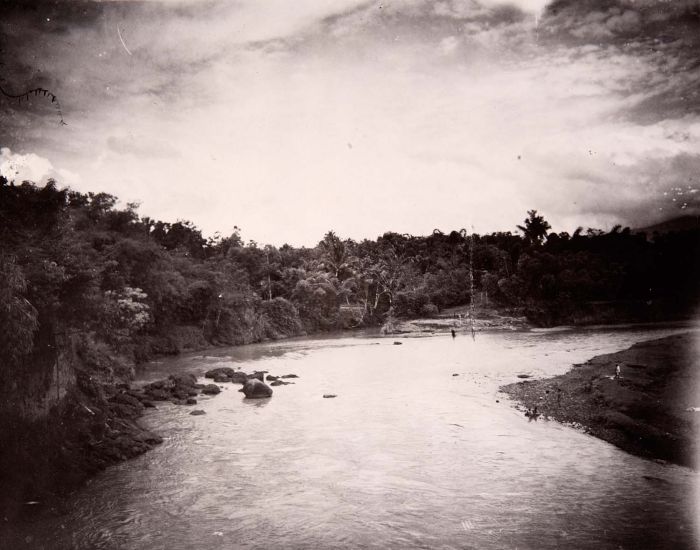 File:COLLECTIE TROPENMUSEUM Bocht in de rivier Cimanuk TMnr 60016900.jpg