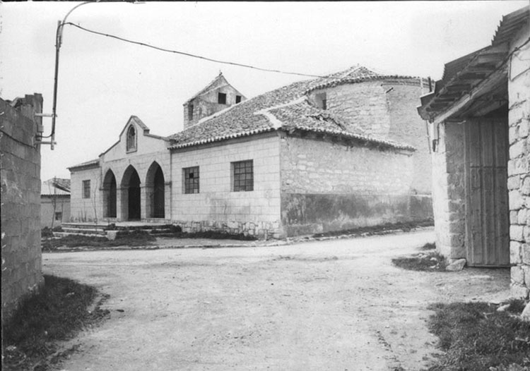 File:Fundación Joaquín Díaz - Iglesia del Salvador - Adalia (Valladolid).jpg