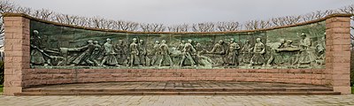 Tiegelgussdenkmal in Essen (Stationen der Stahlproduktion)