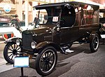 En av UPS' tidiga paketbilar, en Ford Model T från 1923.