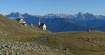 Latzfonser Kreuz mit Dolomiten