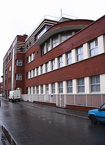 Façade arrière du groupe scolaire Jules-Ferry.