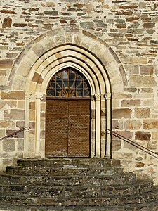 Eingangsportal der Ortskirche Saint-Cyr-et-Sainte-Julitte