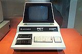 PET 2001。1977年10月出荷開始[注釈 5]