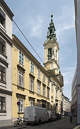 Pfarrhaus und Hauptfront der Reformierten Stadtkirche an der Dorotheergasse