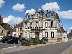 Skyline of Entrains-sur-Nohain