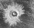 Golubkina, gigantesque volcan d'une trentaine de km diamètre ou cratère de 34 km creusé par une météorite ?