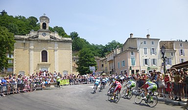 Le temple protestant (place Chateauras).