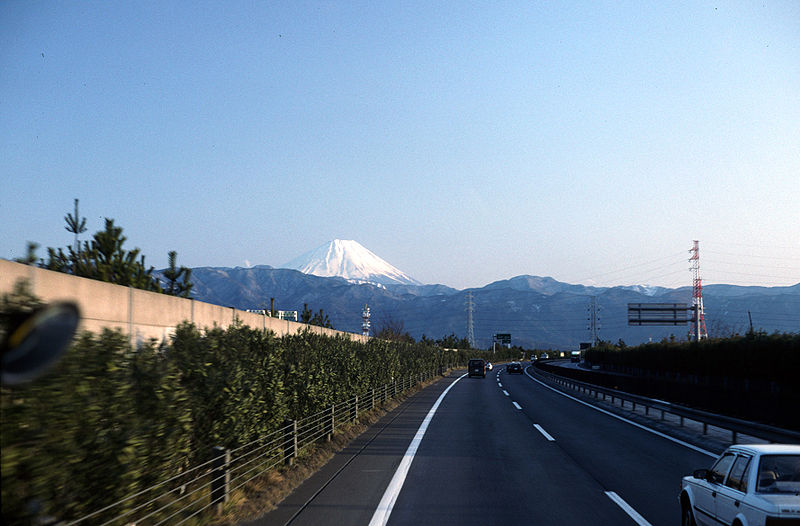 File:FujiChuoExpressway.jpg