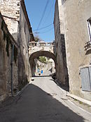 Photographie représentant la calade du village de Ners.