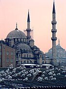 Yeni Mosque at dusk