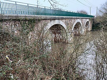 Pont de Buzon, sur l'Acheneau, servant de décor à la scène de la barque.