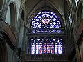 Église Saint Pierre, vitrail de la façade.