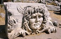 Medusa de Didimes, ornant lo grand temple d'Apollon