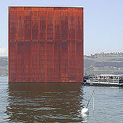 Monolith von Jean Nouvel während der Expo.02