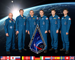 v. l. n. r.: Scott Kelly, Sergei Wolkow, Michail Kornijenko, Kjell Lindgren, Oleg Kononenko und Kimiya Yui