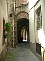 Vista di un altro arco in Via degli Orti