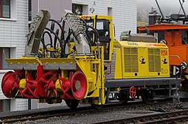 Véhicule de déneigement de voie étroite (Suisse).