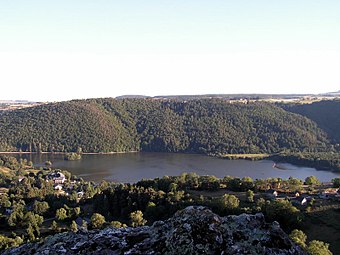 Le lac Chambon vu depuis la Dent du Marais.