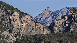 Vue du sud à travers les gorges de Trémoine.