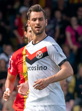 Nalić in zijn tijd bij Almere City