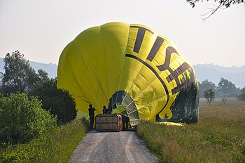 Pospravljanje balona na Ljubljanskem barju