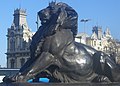 Lleó al monument de Cristòfor Colom, ajagut