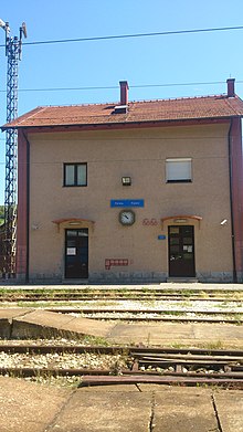 Ripanj railway station (21).jpg