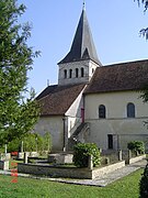 Vue de l'église et de son clocher.