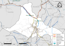 Carte en couleur présentant le réseau hydrographique de la commune