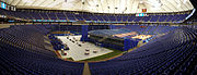 Metrodome com configuração para basquetebol