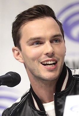 Hoult in 2019