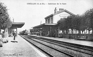 Train entrant en gare.