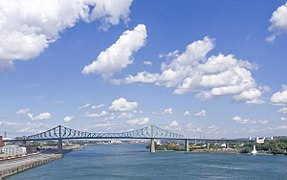 Pont vu depuis la Tour de l’Horloge