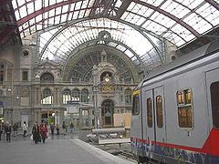 train station ('Antwerpen-Centraal')