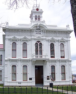 Das Mono County Courthouse, gelistet im NRHP Nr. 74000536[1]