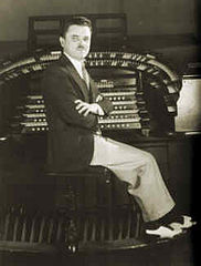 Jesse Crawford at the Wurlitzer