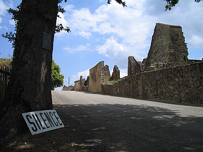 Entrée du village d'Oradour-sur-Glane (Haute-Vienne).