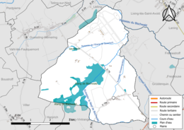 Carte en couleur présentant le réseau hydrographique de la commune