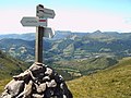 Gezicht op Puy Griou en Puy Mary vanaf GR 400 bij Plomb du Cantal